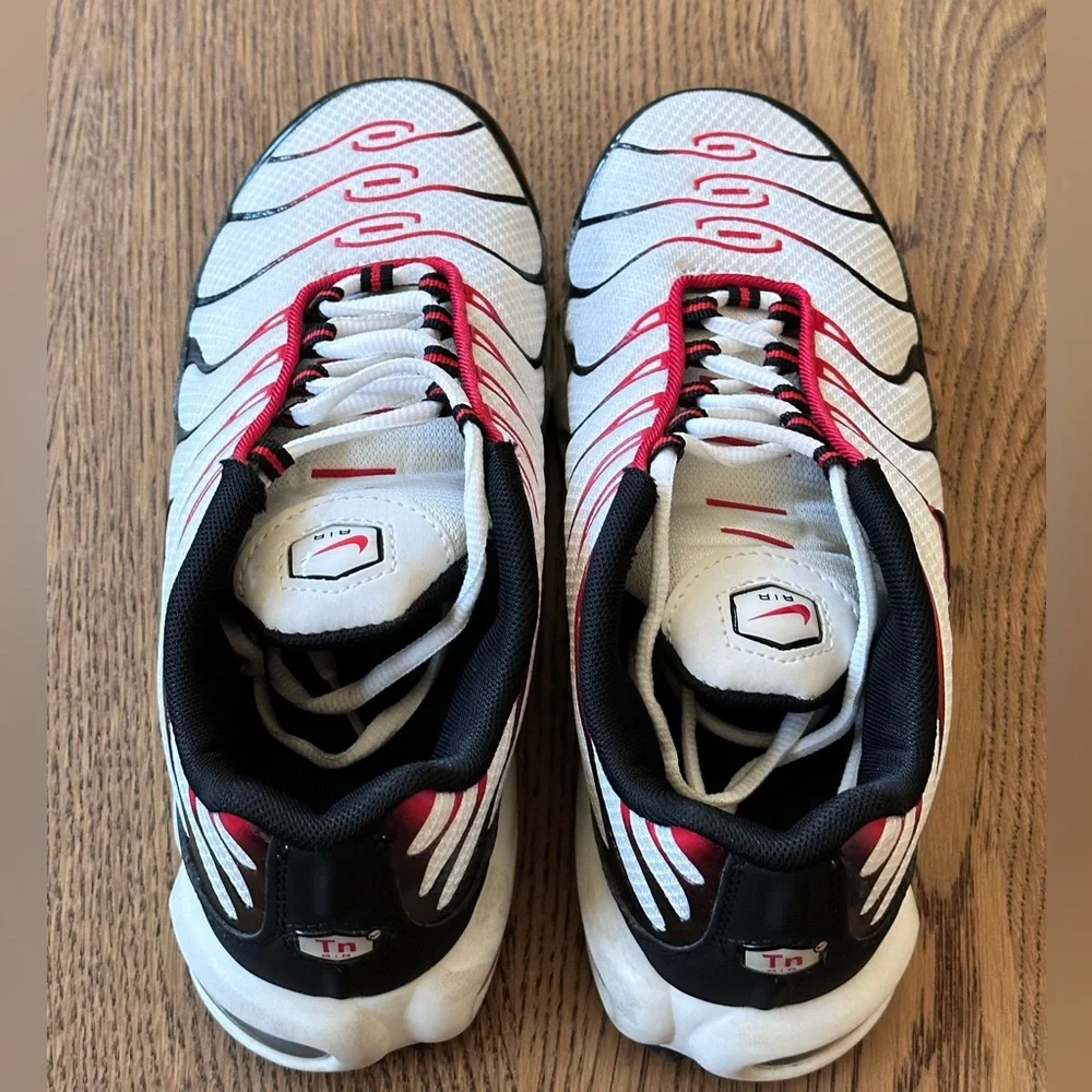 Nike Air Max Plus Pure Platinum Black University Red Size 7